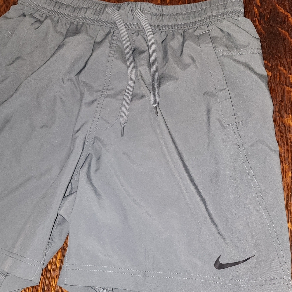 Nike Men's Athletic Shorts in Gray